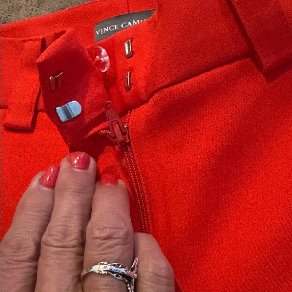 VINCE CAMUTO Shorts Size 0 Zipper Pockets Belt Loops Red/Orange - Picture 5 of 5